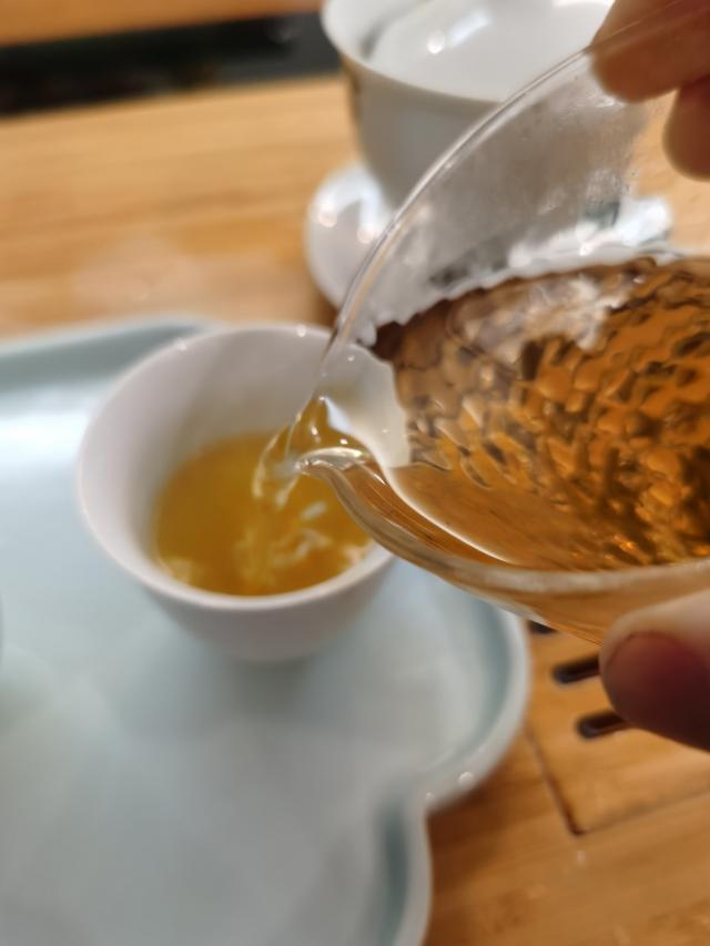 2018年下关磨烈古树饼茶评测